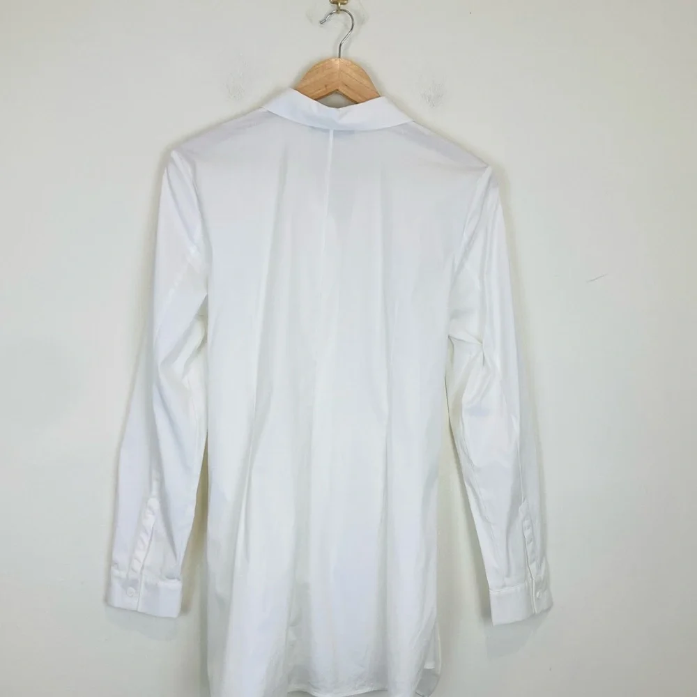 Lafayette 148 crisp stretch white cotton button front shirt with tie at front. L - Picture 3 of 5
